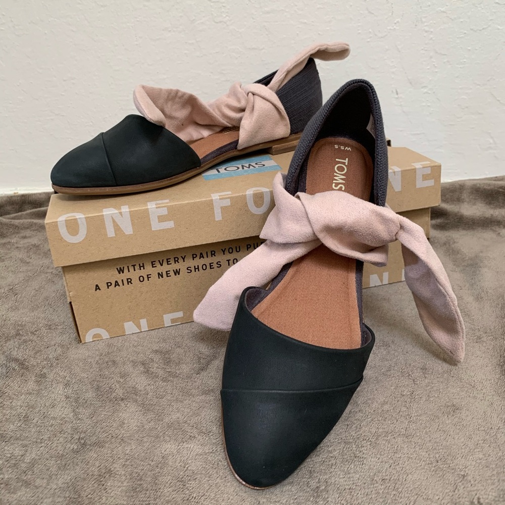 NIB Toms Jutti D’Orsay Black Leather Flats